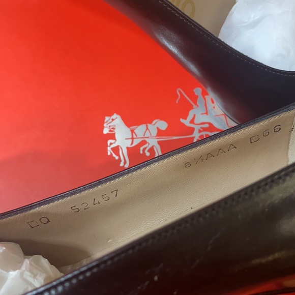 Salvatore Ferragamo used in good condition clean. - Picture 6 of 12